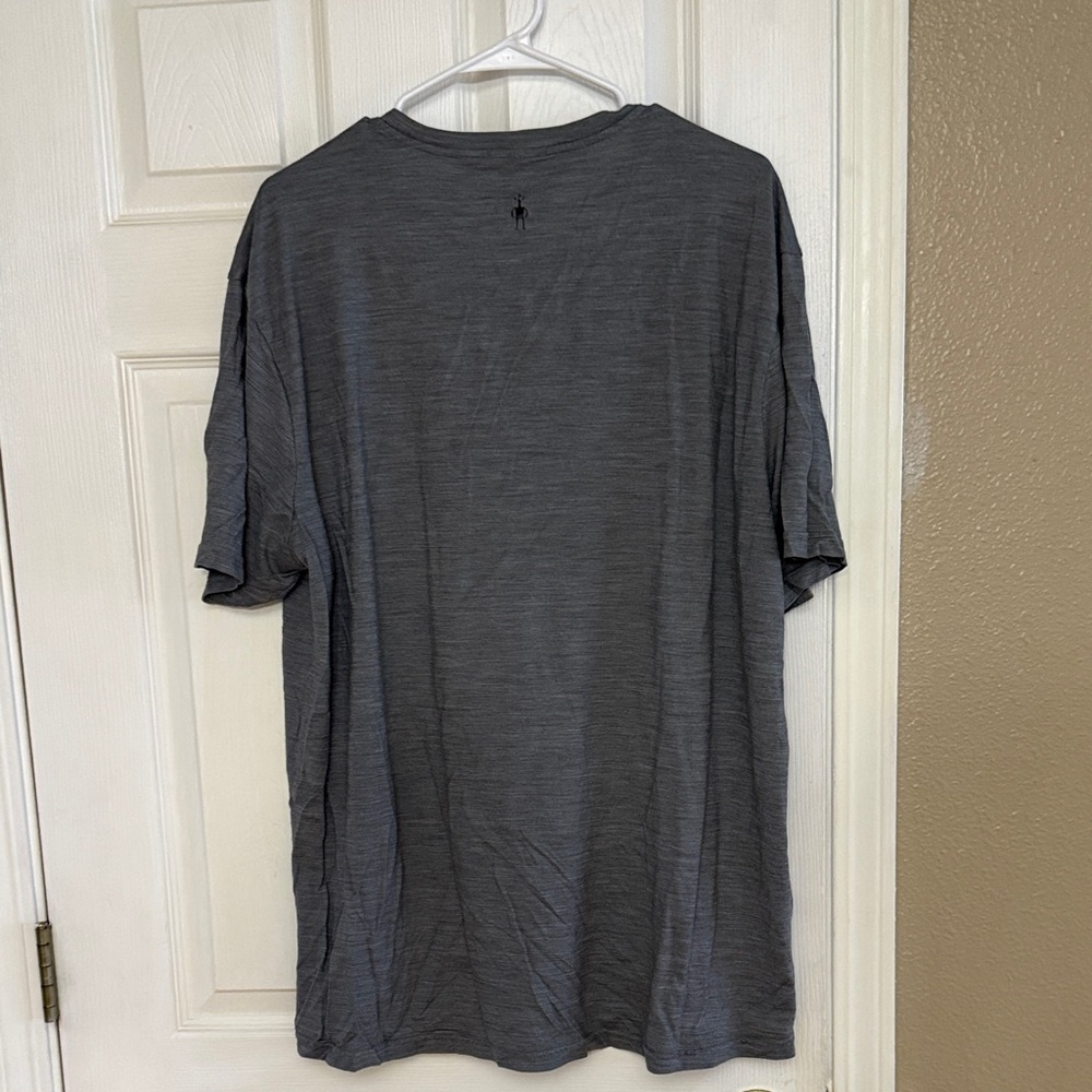 Smartwool Men's Charcoal Bear Graphic Short Sleeve Tee - Picture 4 of 5